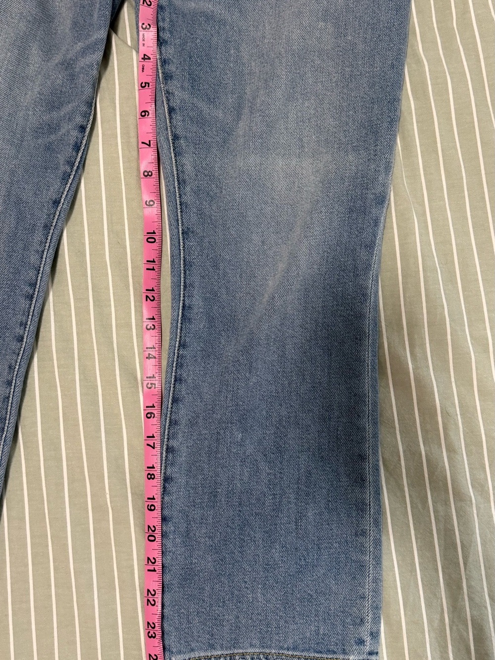 Hatch | Light Wash Crop Jeans Maternity Denim - Picture 9 of 10